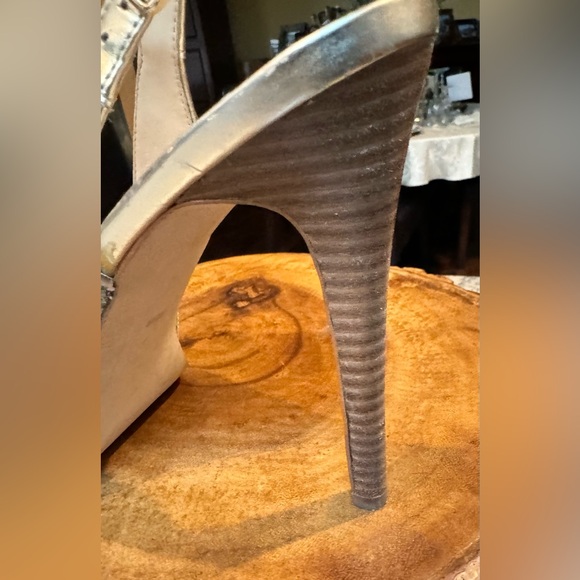 Guess stilleto slingback heels. Very pretty sage and gold colored. Size 10 - Picture 7 of 16